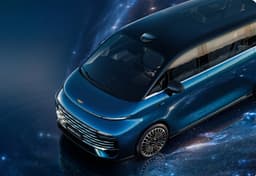 Первый гибридный минивэн Geely с запасом хода 1200 км: предзаказы на Galaxy V900 открыли в Китае