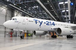 Первый пошел: Ту-214 стал первым сертифицированным лайнером из новой российской линейки
