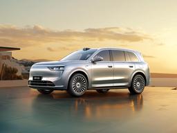Дешевый аналог Toyota Grand Highlander и Li Auto L9 от Huawei и Seres стал суперхитом в Китае: почти 50 тыс. заказов за 3,5 дня