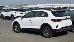 Много Kia Rio российской сборки и новых Chery Tiggo 7L обнаружилось на стоянке бывшего российского завода General Motors