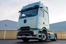 В России появился футуристичный Mercedes-Benz Actros L — по цене двух КамАЗов