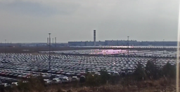 На бывшем заводе Volkswagen засняли тысячи новых машин: занята почти вся территория завода
