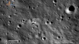 Данные Chandrayaan-3 указали на обширные запасы водяного льда вблизи лунных полюсов