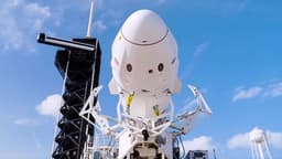 SpaceX выкатила ракету для первого в истории пилотируемого полёта над полюсами Земли Fram2