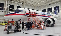 Глава Минпромторга рассказал, когда полетят импортозамещённые МС-21 и SJ-100