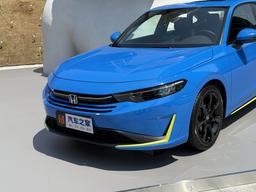 Синий с салатовым и 6-ступенчатая «механика». Представлена Honda Integra 2025 — двойник Honda Accord за 18 тыс. долларов