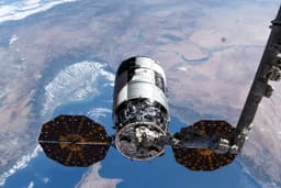 28 марта грузовой корабль Cygnus отстыкуется от МКС, удалив тонны мусора с орбиты