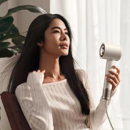 Почти что Dyson, только в 10 раз дешевле. Xiaomi представила новый ионный фен Mijia Water Ion с мотором как у топового конкурента