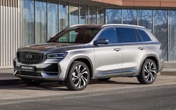 Хитовые кроссоверы Geely Monjaro и Chery Tiggo 7 Pro Max начали продавать в рассрочку — за это даже можно получить скидку