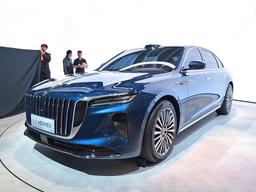 Китайский аналог Mercedes S-класса и «семёрки» BMW стал умнее, экономичнее и, вероятно, мощнее: представлен Hongqi H9 PHEV