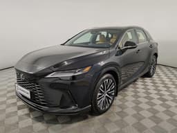 Дилеры распродают новейшие Lexus RX 2025 со скидкой в 1,2 млн рублей — теперь цена премиум-кроссовера стартует от 10,95 млн рублей