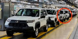 Новые Lada Niva показали вживую на конвейере: машины получили противотуманные фары