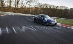 Механика против роботов: новый Porsche 911 GT3 побил рекорд Нюрбургринга с шестиступенчатой коробкой