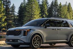 В России начали продавать Kia Carnival 2025 с гарантией 2 года и экономичным 245-сильным мотором, цена — на уровне «китайцев»
