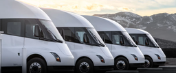 Это в стиле Маска: серийное производство Tesla Semi, которое обещали начать в 2019 году, теперь планируют начать в конце 2025 года