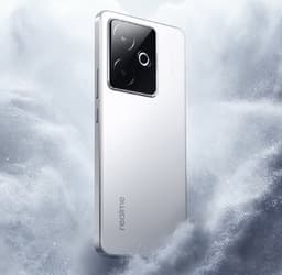 Самый быстрый в истории чип MediaTek (Dimensity 9400+), аккумулятор Titan емкостью 7200 мАч, 100-ваттная зарядка и IP69 — за $400. Realme GT7 выйдет 23 апреля