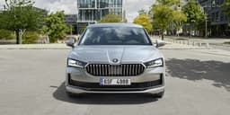 В России начали продавать Skoda Superb 2025: названа цена