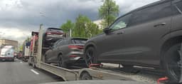 Сначала их продавали со скидкой 50% в Китае, а теперь привезли в Россию. К нам приехали новенькие Audi Q6