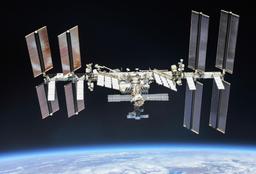 419 километров над Землей: «Прогресс МС-30» поднял МКС на 2 километра