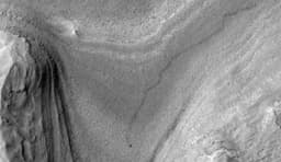 Марсоход Curiosity впервые сфотографирован с орбиты во время движения