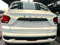 Полный автовоз серийных разноцветных автомобилей Lada Iskra в различных типах кузова уже отправили для показов потенциальным клиентам