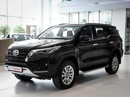 Официальный дилер продает полноприводные внедорожники Toyota Fortuner с официальной гарантией — от 6,3 млн рублей