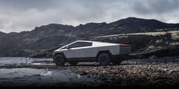 Скидки до 12 000 долларов, пожизненный бесплатный доступ к сети Supercharger и другие бонусы на фоне сокращения производства. Tesla пытается хоть как-то распродавать Cybertruck