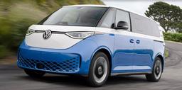 Новейший минивэн Volkswagen ID. Buzz оказался слишком широким для двух человек, теперь компания будет это исправлять