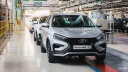 В Белорусcии устроили распродажу Lada Vesta — на 355 тыс. рублей дешевле, чем в России