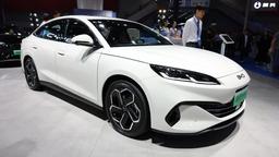 Замена BMW 330e и Skoda Superb. В Европе представлены седан и универсал BYD Seal 06