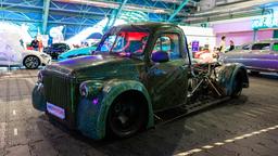 ГАЗ-51 не узнать. Машину оснастили 3,8-литровым V6 Dodge, коробкой Chrysler и пневмоподвеской