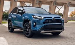 Geely Monjaro, Toyota RAV4 и Toyota Highlander — российские хиты: стало известно, какие машины везут в Россию через Киргизию и Белоруссию в 2025 году