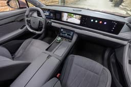 Замена BMW 7-й серии, Mercedes-Benz S-класса и Audi A8 — российской сборкой и без конкурентов. Новый Voyah Passion поступит в продажу уже в июле