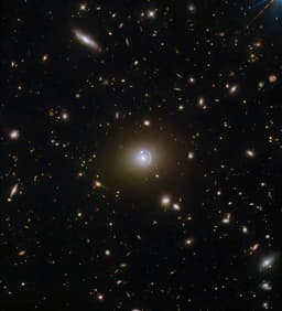 NASA показало кольцо Эйнштейна из трёх галактик, одна из них — в 19,5 млрд световых лет от Земли