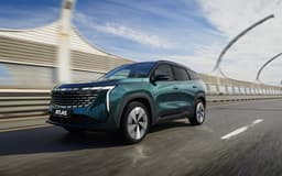 Популярный бестселлер Geely Atlas подешевел в России: скидки выросли до 250 тысяч рублей