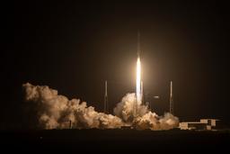 Более 7000 спутников на орбите. SpaceX успешно отправила в космос ещё одну партию Starlink