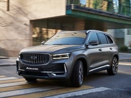 Geely Monjaro обошёл конкурентов и впервые за полгода вернулся в топ-5 самых продаваемых SUV в России