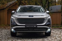 Мощный мотор и «автомат» Aisin, но не берут: скидки на кроссовер Bestune T90 и большой лифтбэк B70 достигают уже 550 тыс. рублей и действуют до конца 2025 года