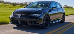 Volkswagen заплатит из своего кармана: компания не будет повышать цены на все свои автомобили до конца июня в США