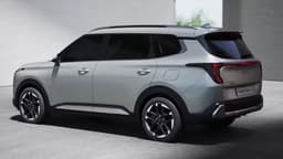 Представлен абсолютно новый Kia Carens: трехрядный кроссовер-минивен с бензиновым и дизельным моторами, который похож на электромобиль