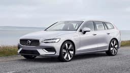 Новый Volvo V60 MHEV 2025 в России оказался дороже Hyundai Santa Fe: за шведский универсал просят 7,6 млн рублей