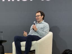 Глава Anthropic назвал «галлюцинации» менее частыми, чем человеческие промахи и заявил, что искусственный интеллект достигнет уровня AGI уже к 2026 году