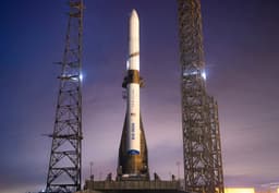 Безос откладывает старт: второй запуск сверхтяжёлой ракеты New Glenn состоится только в августе