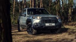 Lada Niva Travel 2025 с новым мотором, другим дизайном и улучшенными фарами. Презентация вместе с новым кроссовером Lada ожидается уже на ПМЭФ-2025
