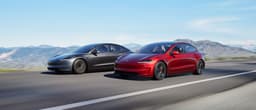Tesla снова в гонке за Robotaxi: новая битва за товарные знаки