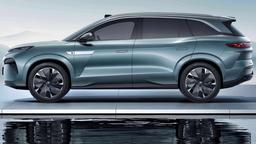 Альтернатива Toyota Highlander и Li Auto L6 — всего 4,5 млн рублей. В России появился 700-сильный гибрид BYD Tang L — «самый крутой китайский кроссовер» по версии китайских СМИ