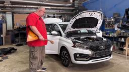 Аккуратная проводка, надписи Renault на кузове, японская подушка безопасности. Lada Iskra разобрали