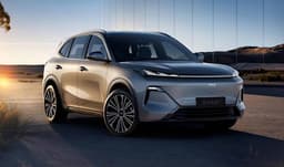 В Россию официально везут Geely с запасом хода почти 1000 км. Это новая версия уже представленного у нас Geely Galaxy EX5