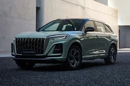 Китайский премиум по цене «Лады»: Hongqi обвалила цены на кроссовер Hongqi HS3 в России – цена опустилась до 2,7 млн рублей