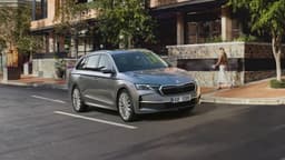 Skoda представила повышение клиренса и металлическую защиту для Octavia и Superb — очень дешёво
